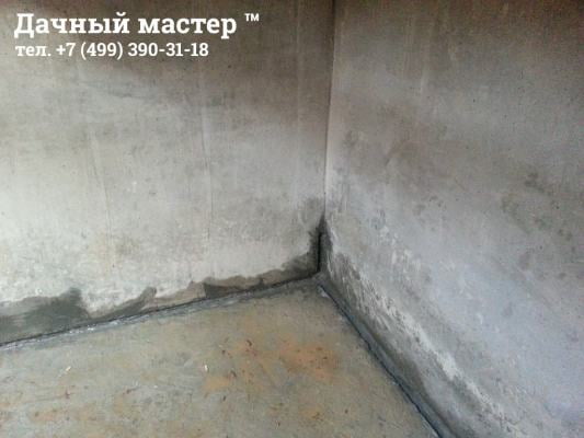 Штробление мокрых стыков в подвале