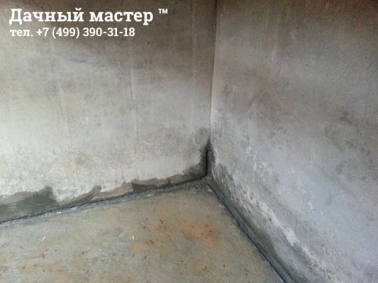 Штробление мокрых стыков в подвале