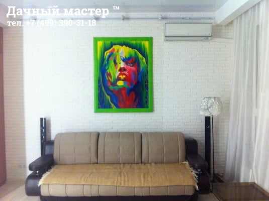 Картина на стене