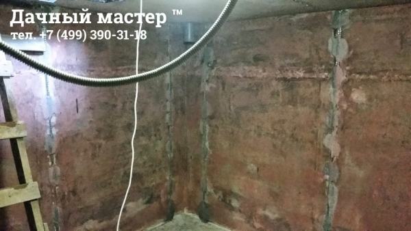 Для повышения адгезии обрабатываем стены "Бетоноконтактом"