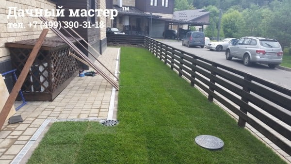 Обрезка горловины водоприемного колодца вровень с поверхностью земли