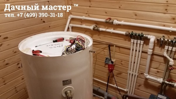 Водонагреватель Термекс IR 200V со снятой верхней крышкой
