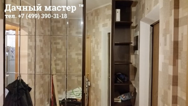 Монтаж зеркального шкафа в прихожей