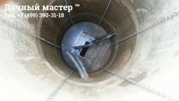 Ввод труб водоснабжения в колодец