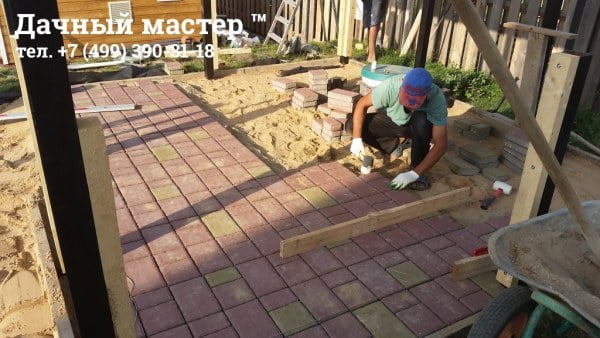 Укладка напольного покрытия (брусчатка "Старый город")