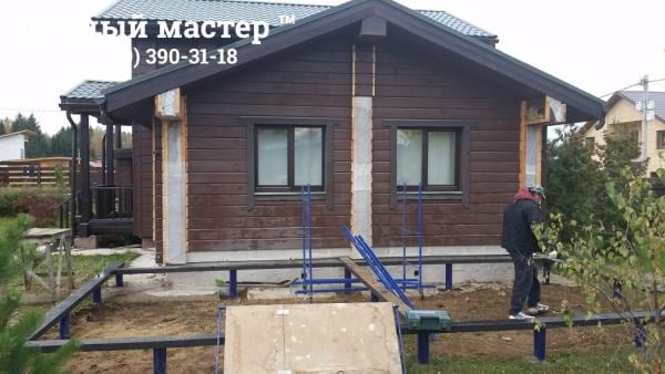 Разборка старой обшивки дома