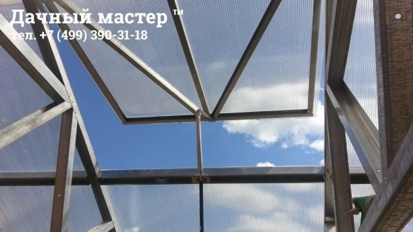 Механизм самопроветривания теплицы