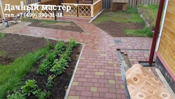 Готовые дорожки, вымощенные брусчаткой