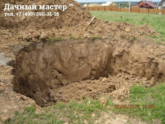 Разработка котлована для установки септика Танк
