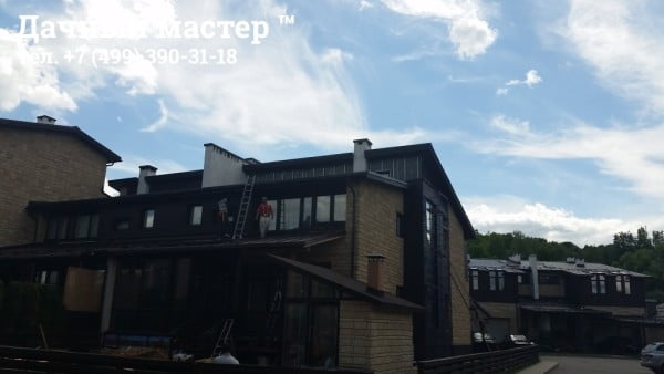Демонтаж облицовки фасада загородного дома