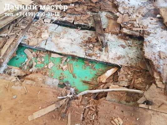 Разрушение доски пола после затопления