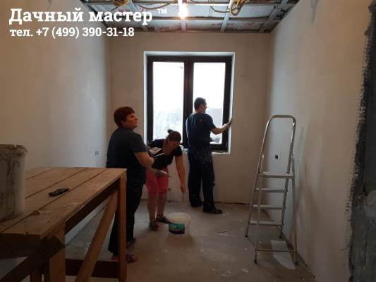 Шпатлевка стен в комнате